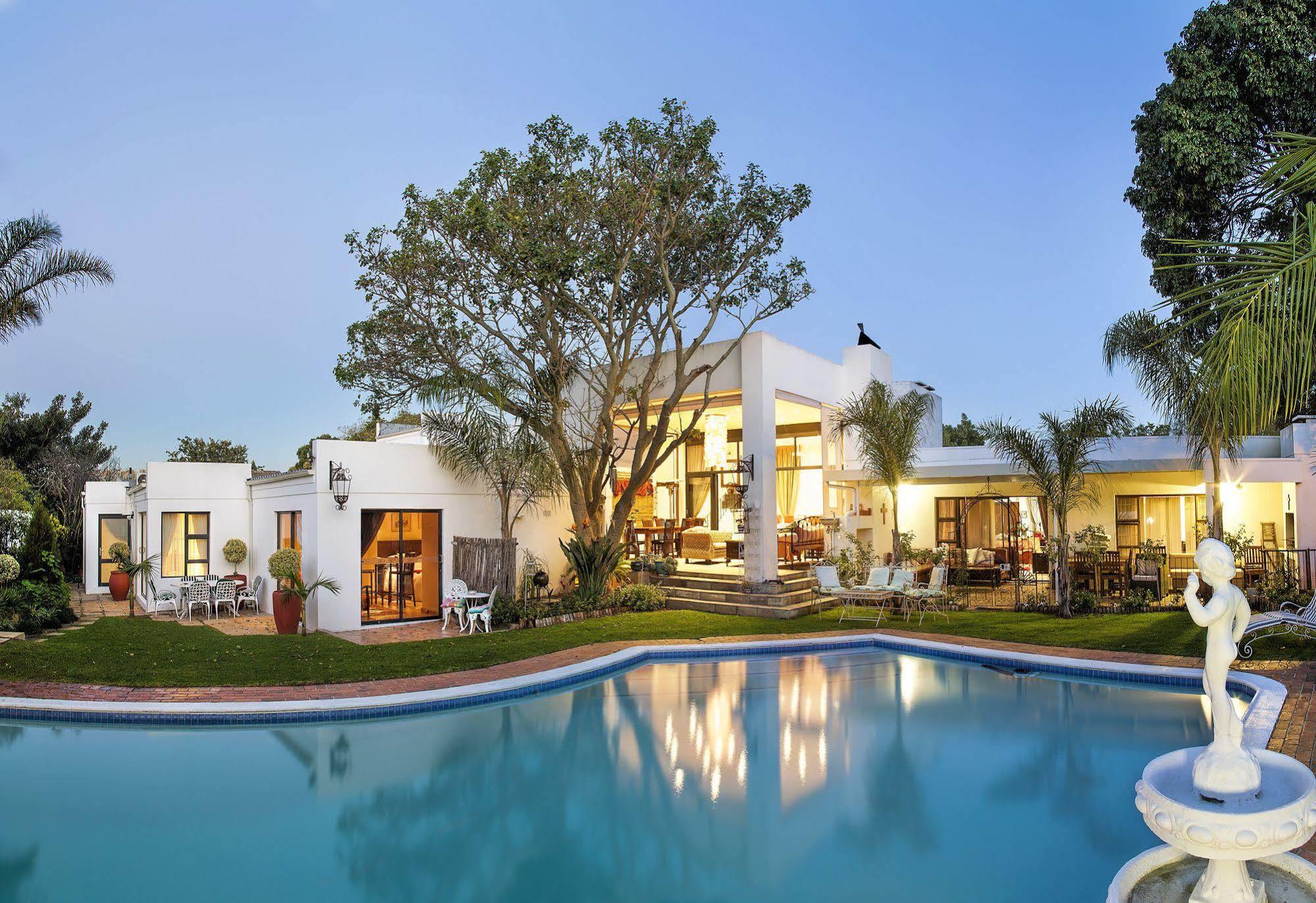 Cape Pillars Boutique Hotel Durbanville Extérieur photo